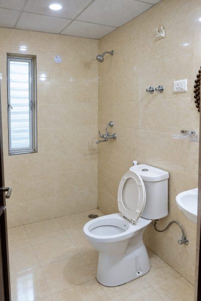 2 BHK Flat available in Samridhi Grand Avenue in Noida Extension @ 21k