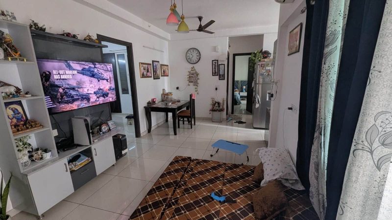 Female Flatmate needed - 1BHK available in a 3 BHK Apartment