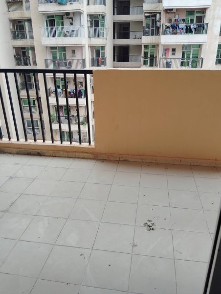 2 BHK Flat (semi-furnished) for rent in 14th Avenue Gaur City 2