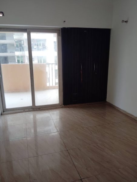 2 BHK Flat (semi-furnished) for rent in 14th Avenue Gaur City 2