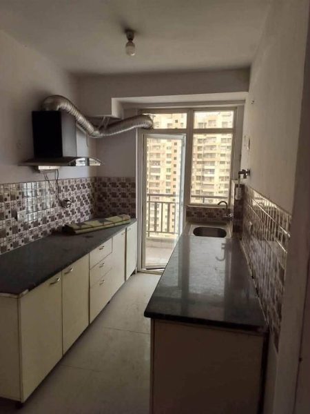 3-BHK Flat for rent @ 27k including maintenance nearby Gaur City Mall