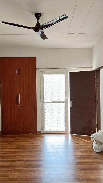 Urgent sale of 3BHK Apartment in Ajnara Homes