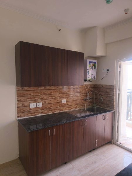 3 BHK Semi Furnished for Rent @ 24k near Ek Murti