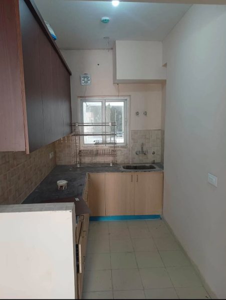 2-BHK Semi Furnished for rent @ 18k near 1 Murti, Noida Extension